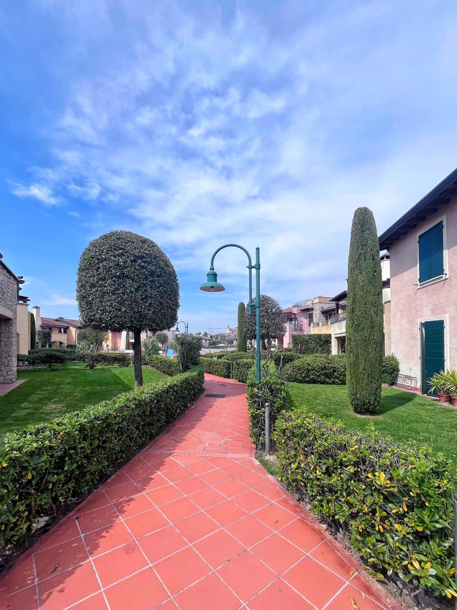 Ferienwohnung La Rocca 2-11 By Wonderful Italy Manerba del Garda Exterior foto